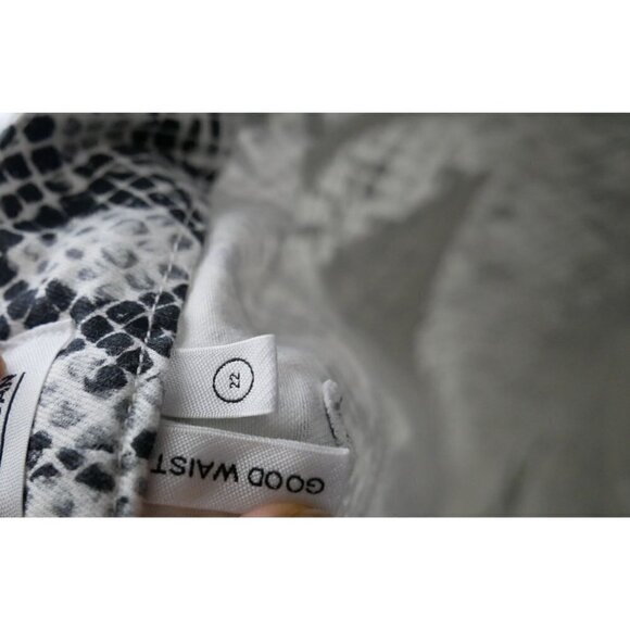 NWT Good American Good Waist Snake Print Skinny Jeans Black White 22 - Picture 5 of 6